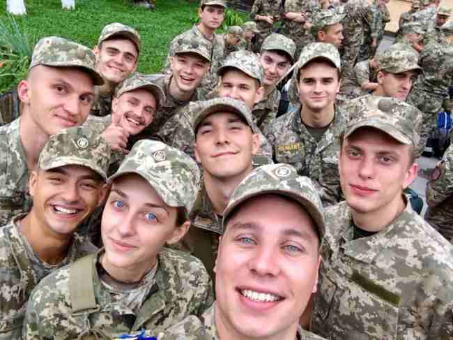 Красота спасает мир: как офицер Ирина разрушает стереотипы об украинской армии